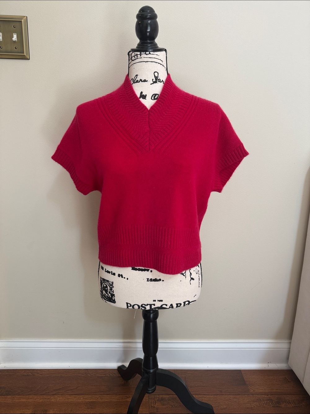 Women's Short-Sleeve V-Neck Sweater in Bright Red